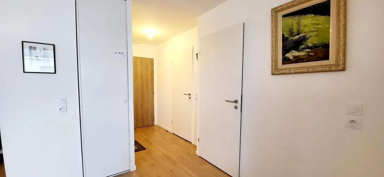 Appartement Moderne Finement Decore Avec Balcon A Vannes Centre 0*,  France